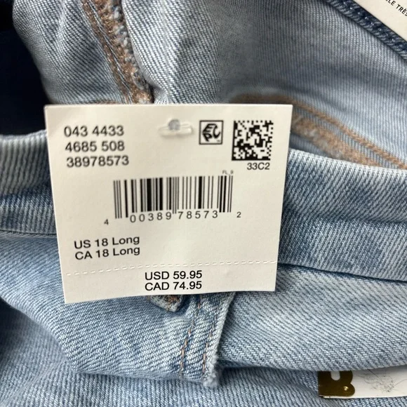 American Eagle Women’s Strigid Curvy Ripped Mom Jeans, Multiple Plus Sizes, NWT - Picture 9 of 12